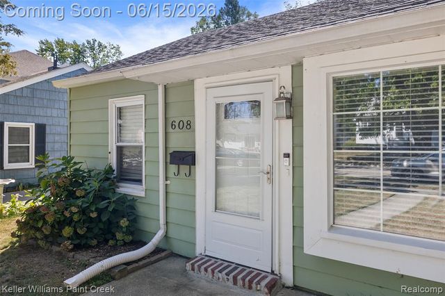 608 E Windemere Avenue, Royal Oak, MI 48073