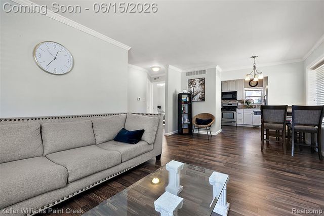 608 E Windemere Avenue, Royal Oak, MI 48073