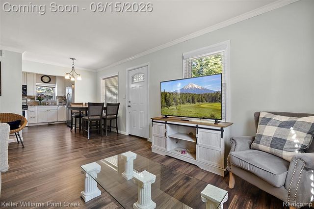 608 E Windemere Avenue, Royal Oak, MI 48073