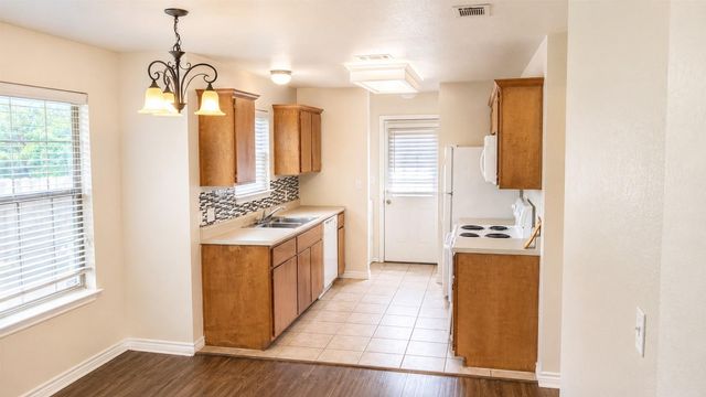 114 Sendero Drive, Huntsville, TX 77340
