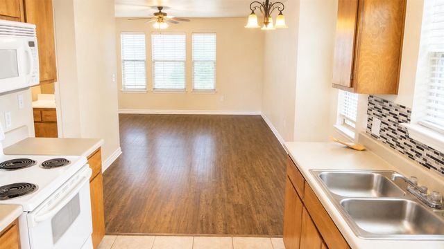 114 Sendero Drive, Huntsville, TX 77340