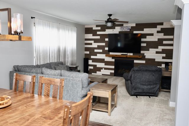 10052 Pearwood Drive, St. John, IN 46373