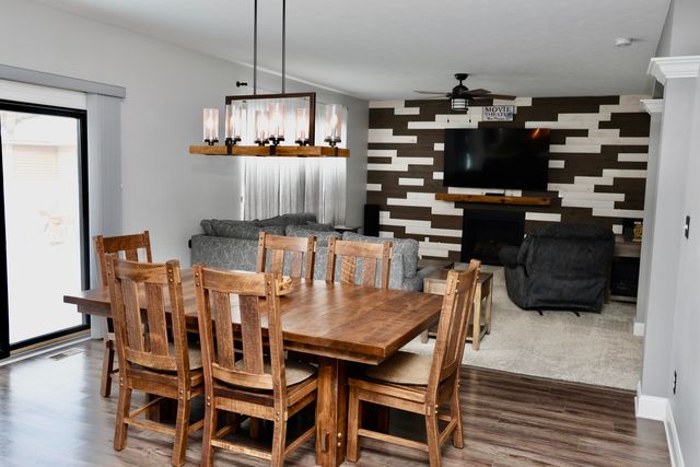 10052 Pearwood Drive, St. John, IN 46373