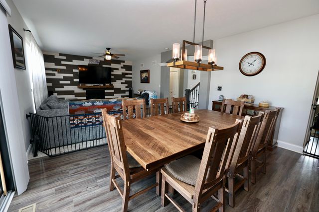 10052 Pearwood Drive, St. John, IN 46373