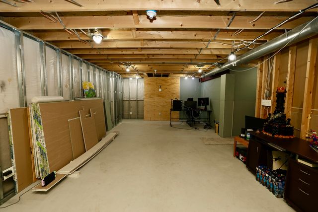 10052 Pearwood Drive, St. John, IN 46373