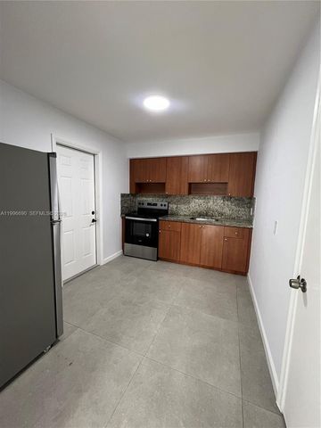 963 NW 5th St 1, Miami, FL 33128