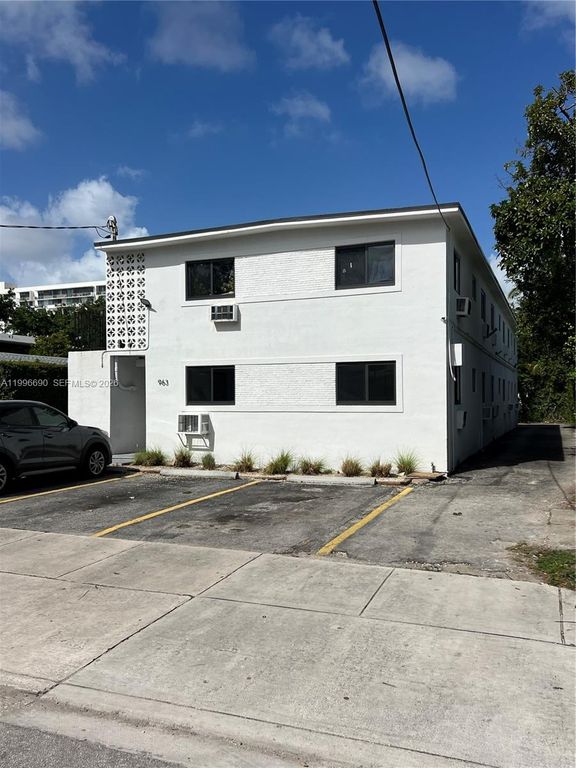 963 NW 5th St 1, Miami, FL 33128