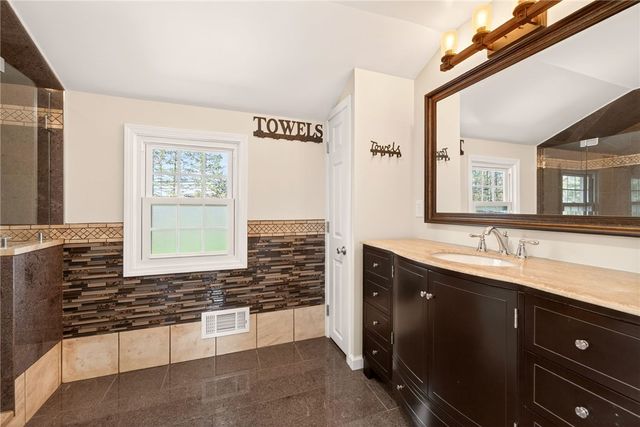 872 Joylene Drive, Webster, NY 14580