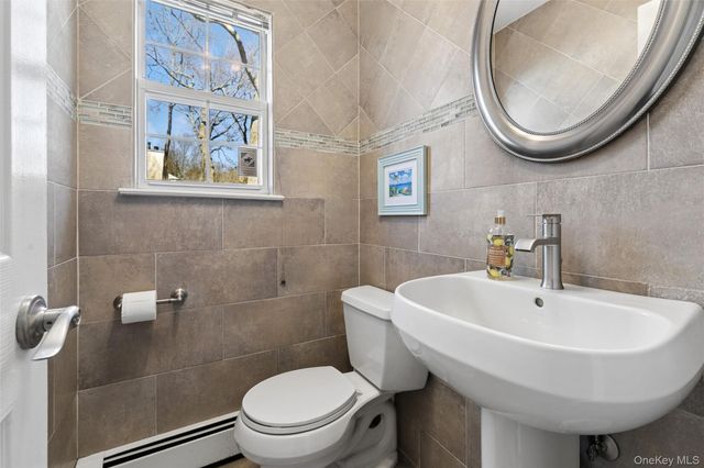 9 Village Drive, Medford, NY 11763