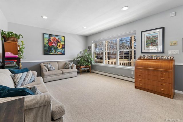 9 Village Drive, Medford, NY 11763