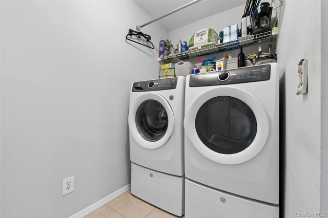 9 Village Drive, Medford, NY 11763