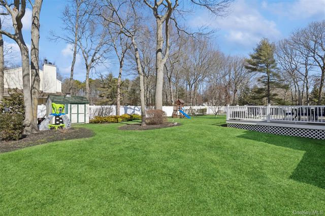 9 Village Drive, Medford, NY 11763