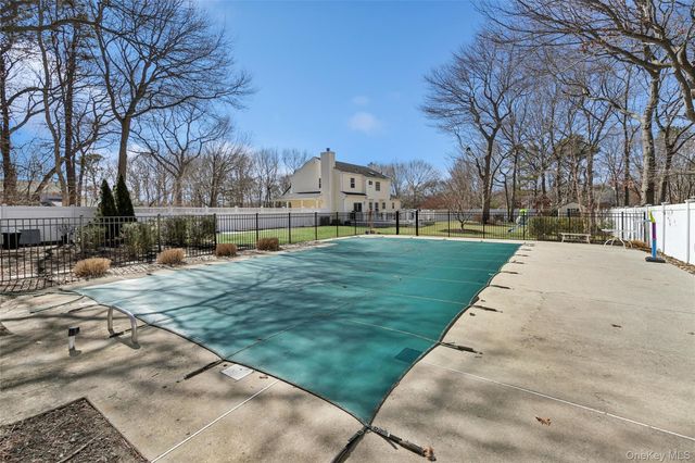 9 Village Drive, Medford, NY 11763