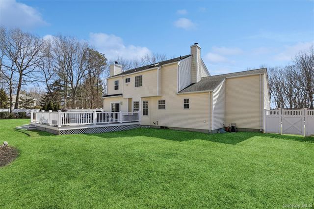 9 Village Drive, Medford, NY 11763