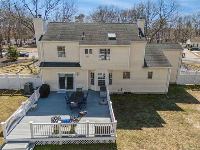 9 Village Drive, Medford, NY 11763