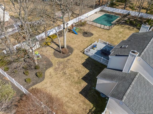 9 Village Drive, Medford, NY 11763