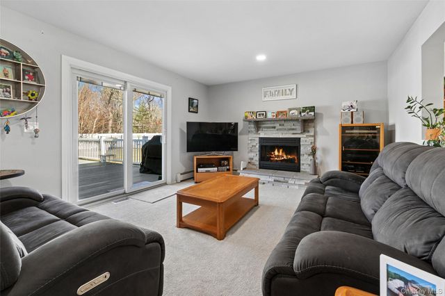 9 Village Drive, Medford, NY 11763