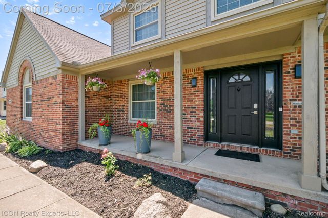 11016 Pembrooke Circle, Green Oak Township, MI 48178