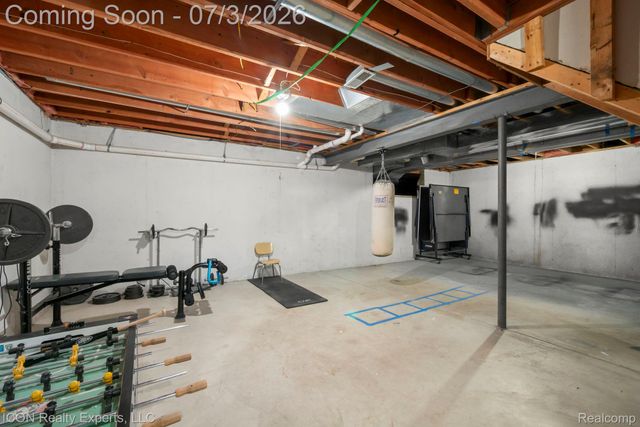 11016 Pembrooke Circle, Green Oak Township, MI 48178