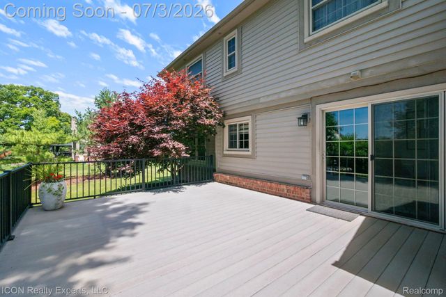 11016 Pembrooke Circle, Green Oak Township, MI 48178