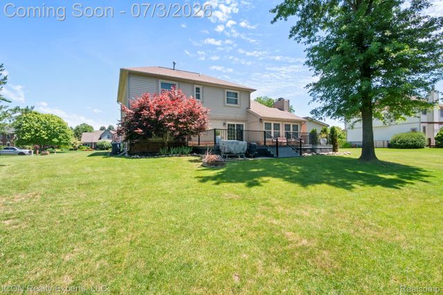11016 Pembrooke Circle, Green Oak Township, MI 48178
