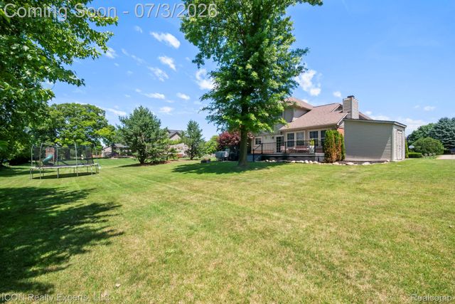 11016 Pembrooke Circle, Green Oak Township, MI 48178