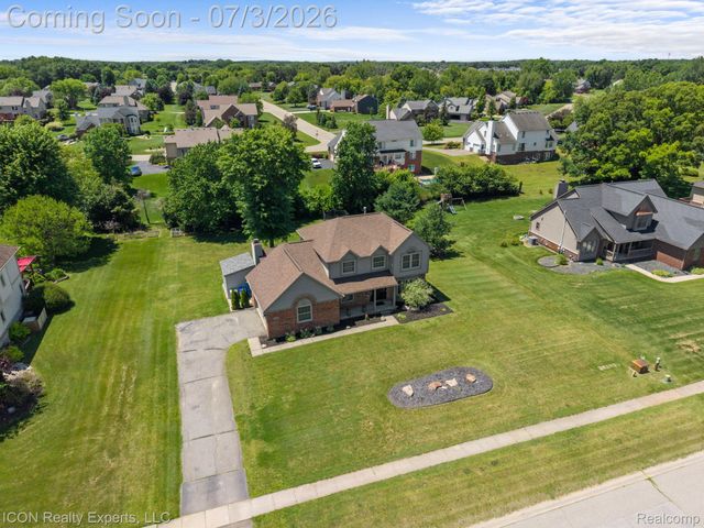 11016 Pembrooke Circle, Green Oak Township, MI 48178