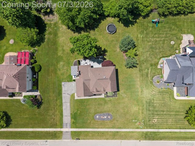 11016 Pembrooke Circle, Green Oak Township, MI 48178