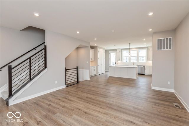 7305 Bayview Run 13-605, Mccordsville, IN 46055