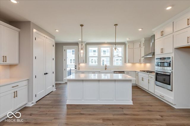 7305 Bayview Run 13-605, Mccordsville, IN 46055