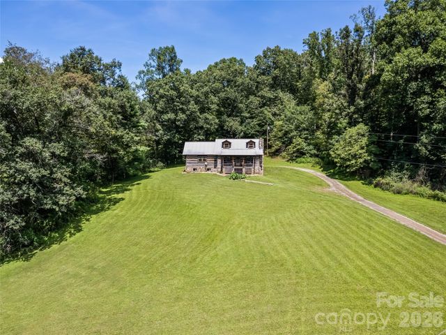 831 Qualla Road, Waynesville, NC 28785