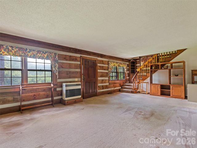 831 Qualla Road, Waynesville, NC 28785