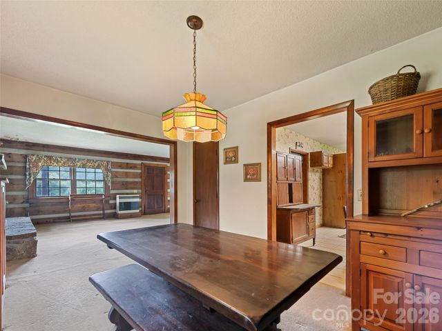 831 Qualla Road, Waynesville, NC 28785