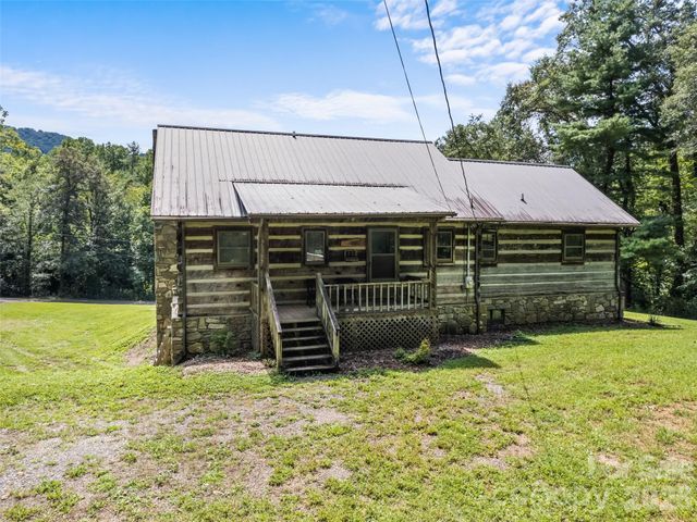 831 Qualla Road, Waynesville, NC 28785