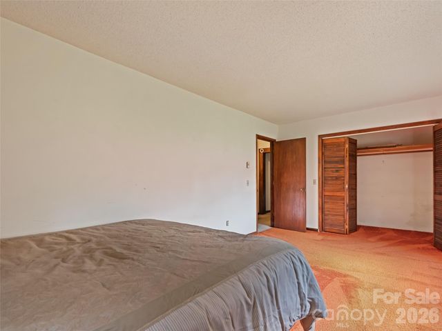 831 Qualla Road, Waynesville, NC 28785
