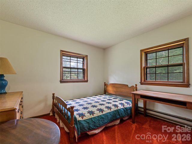 831 Qualla Road, Waynesville, NC 28785
