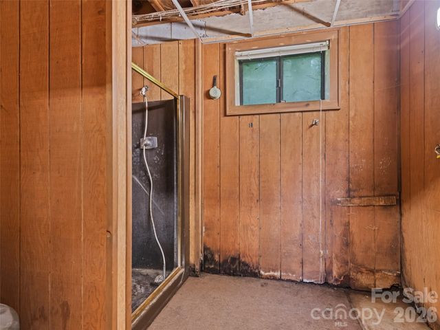 831 Qualla Road, Waynesville, NC 28785
