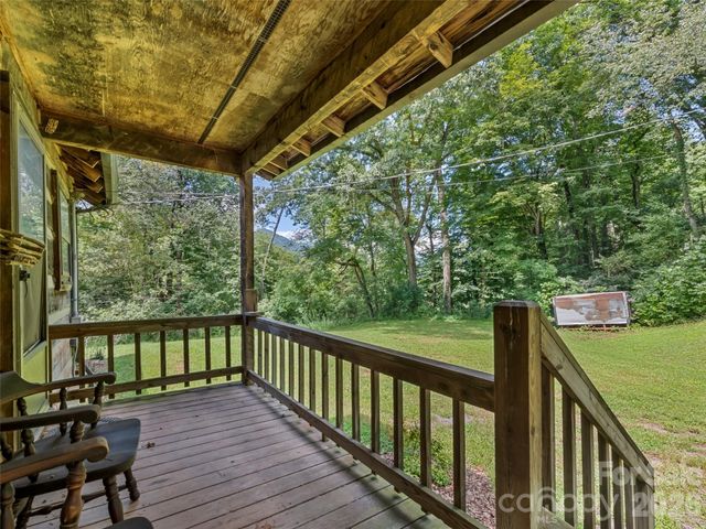 831 Qualla Road, Waynesville, NC 28785