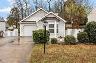 204 Thorncrest Drive, Apex, NC 27539