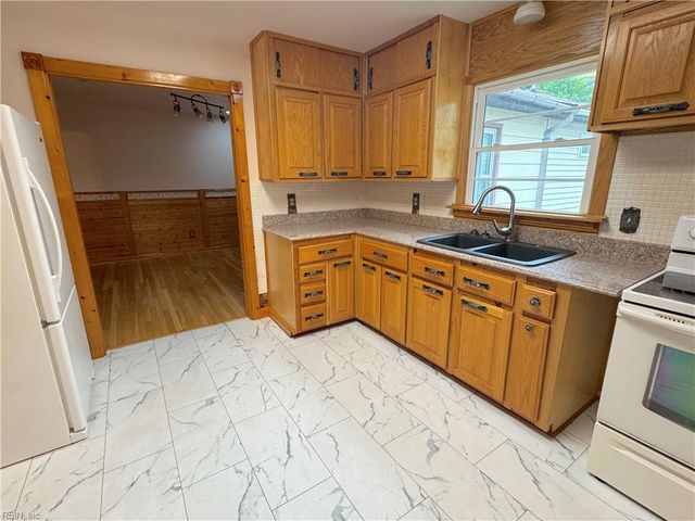 5007 Hazelwood RD, Hampton, VA 23605