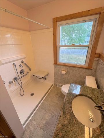 5007 Hazelwood RD, Hampton, VA 23605