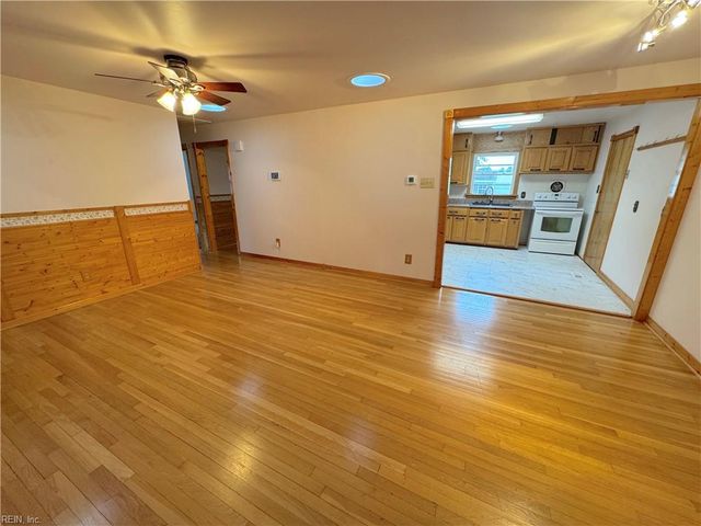 5007 Hazelwood RD, Hampton, VA 23605