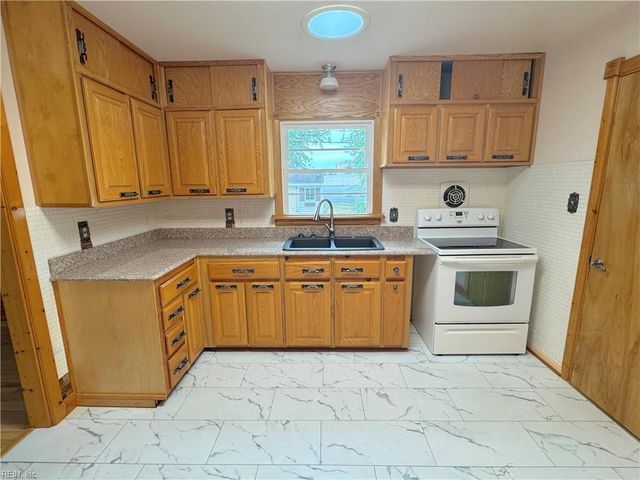 5007 Hazelwood RD, Hampton, VA 23605
