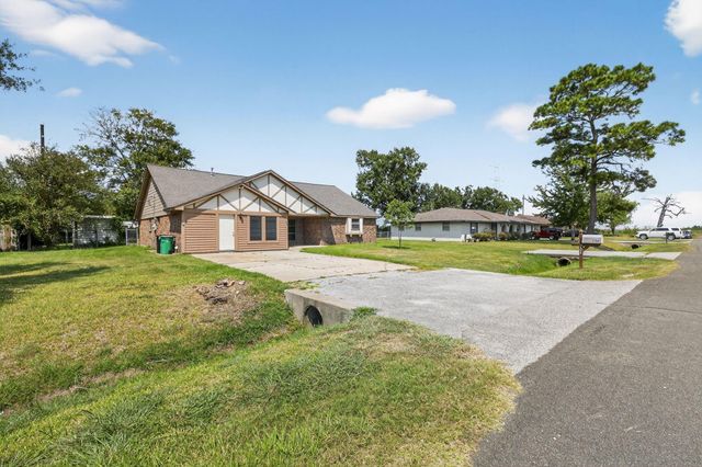 206 Staples Drive, Baytown, TX 77523