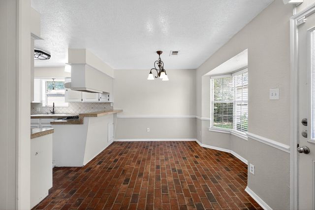 206 Staples Drive, Baytown, TX 77523