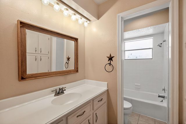 206 Staples Drive, Baytown, TX 77523