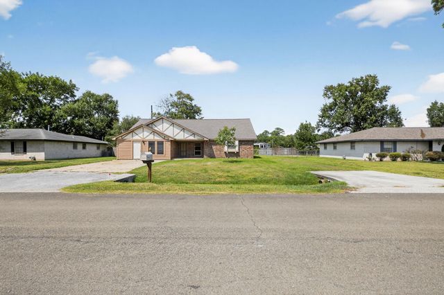206 Staples Drive, Baytown, TX 77523