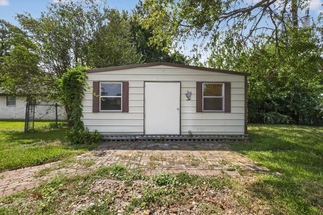 206 Staples Drive, Baytown, TX 77523