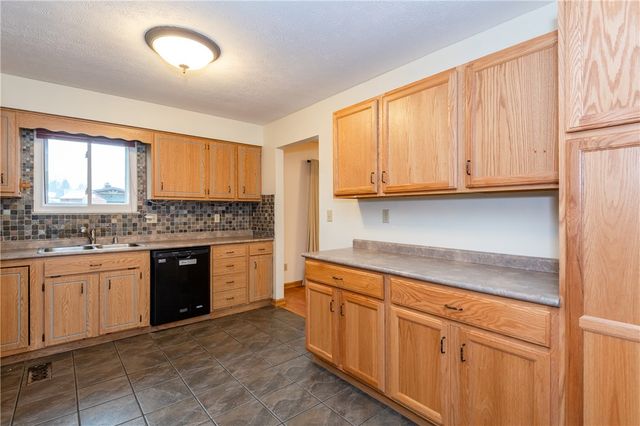 144 Matthews Avenue, Enon Vlg, OH 45323