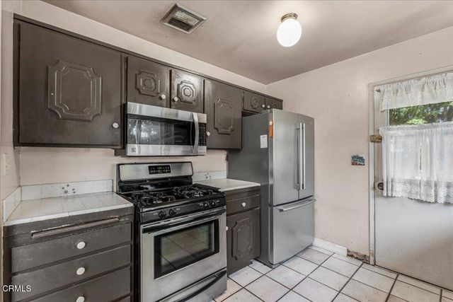 1061 Gill Avenue, Port Hueneme, CA 93041